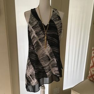 Zac & Rachel size S v-neck sleeveless flowing black & white asymmetrical tunic